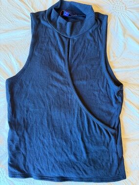 Aeropostale brand Navy Ribbed Sleeveless Mock Neck Tank with opening at chest. M